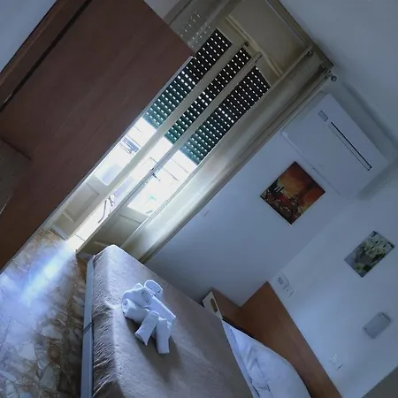 Hotel Diana